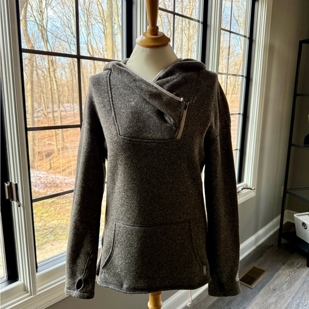 Stio Charcoal Women's Sweetwater Fleece Hoodie View 6